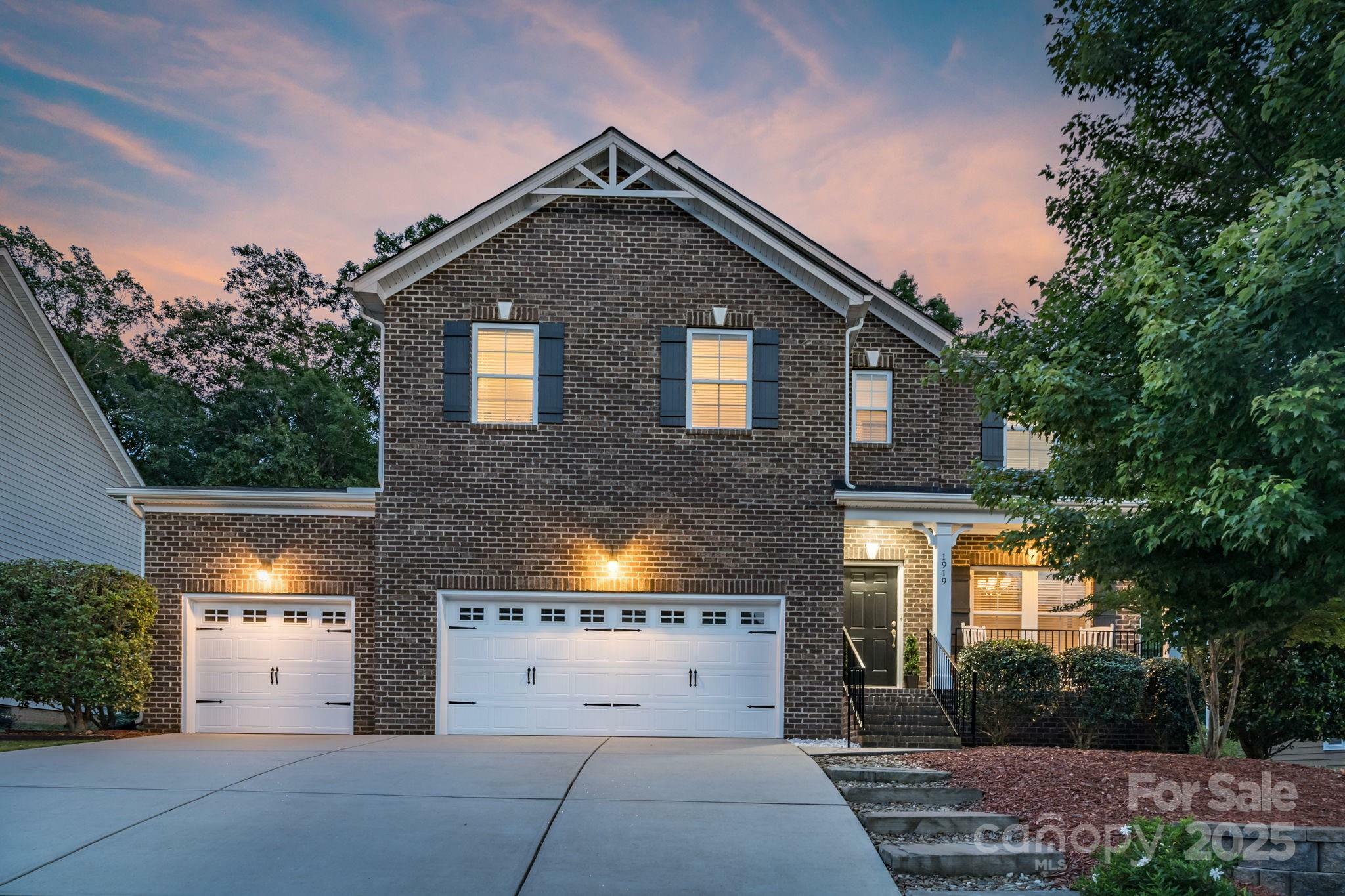 Property Photo: 1919 Madeira Circle NC 28173