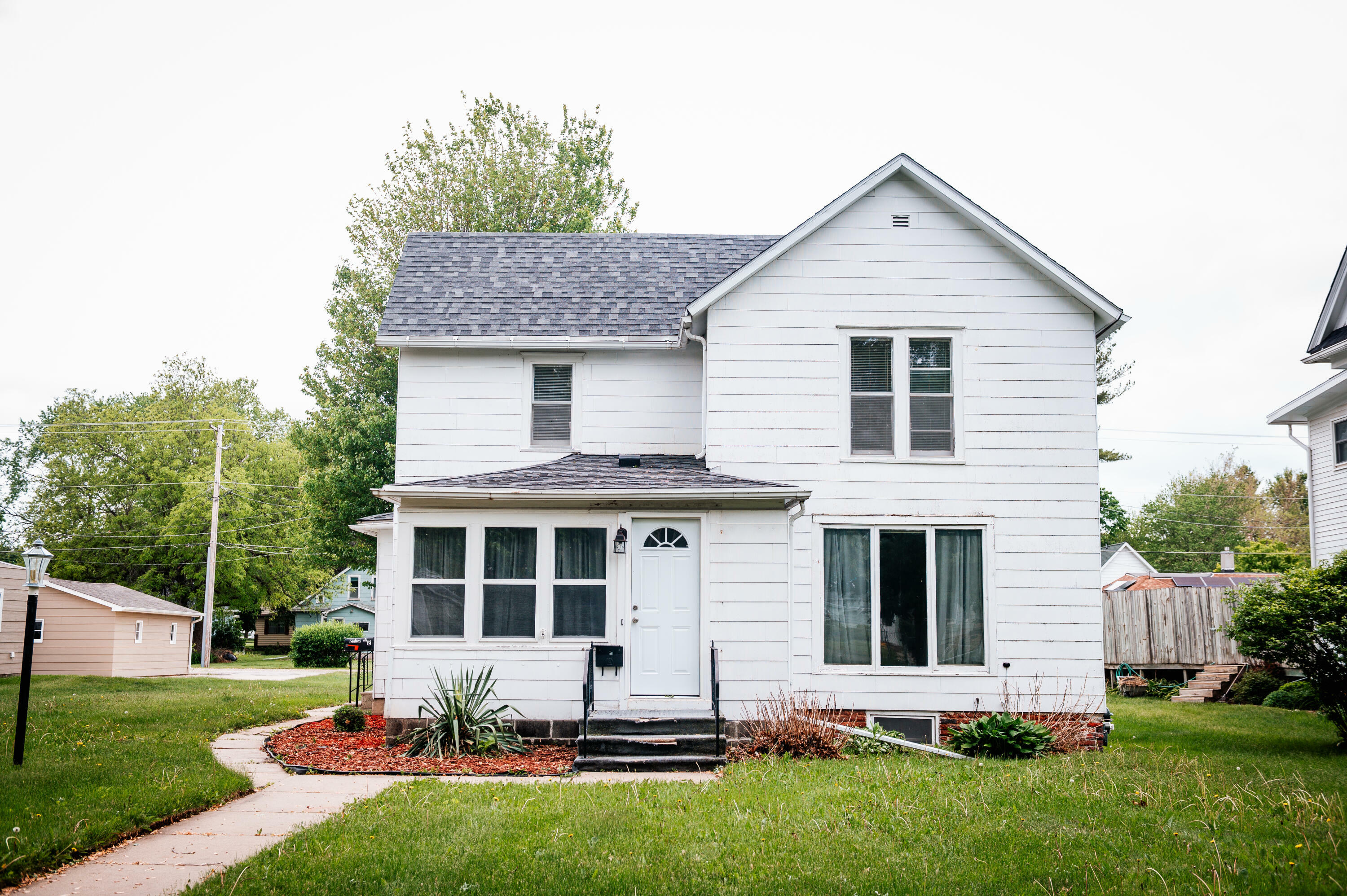 Property Photo: 215 Linn Street IA 50036