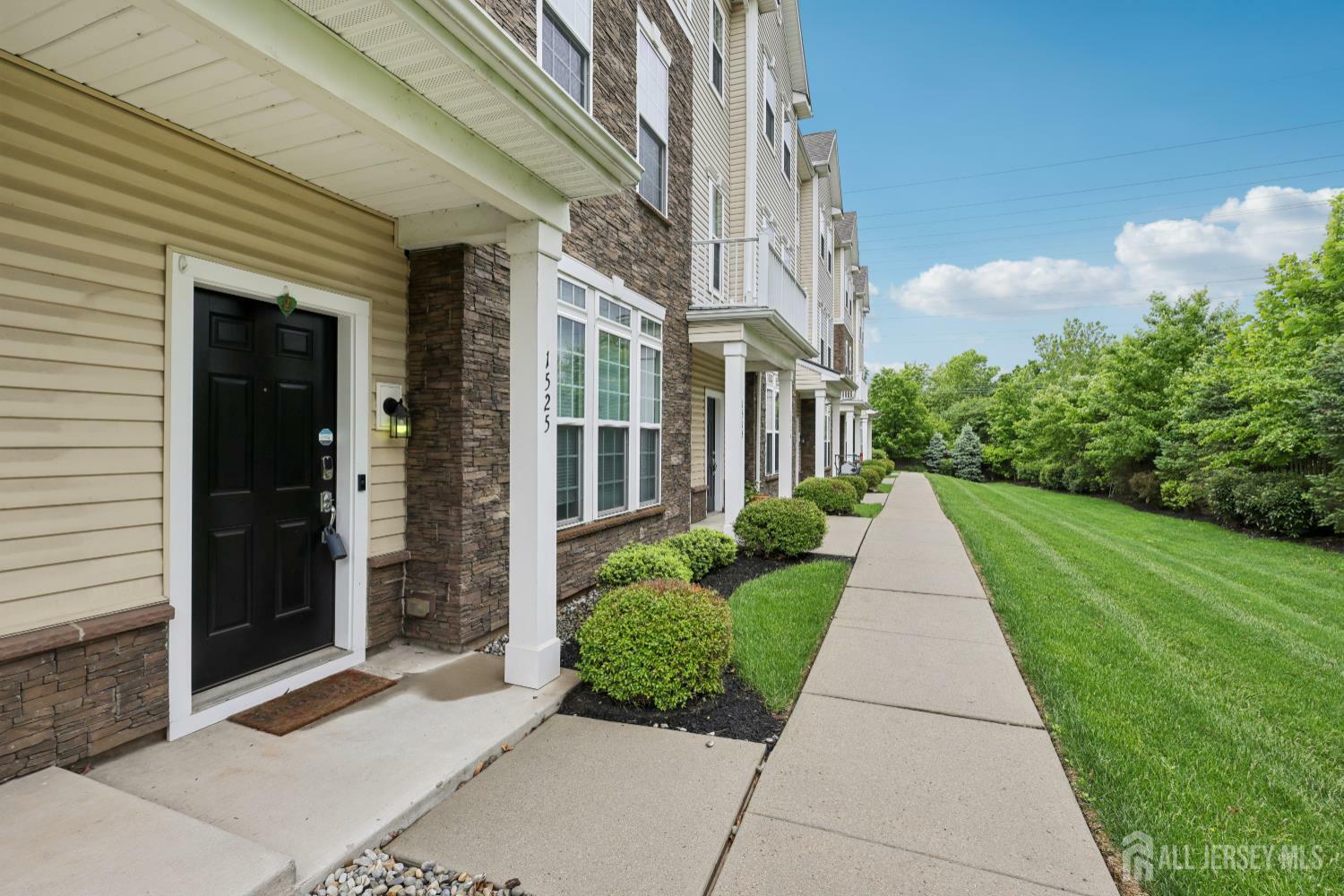 Property Photo: 1525 Hudson Circle NJ 08904