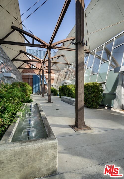 120 S Hewitt St  Los Angeles CA 90012 photo