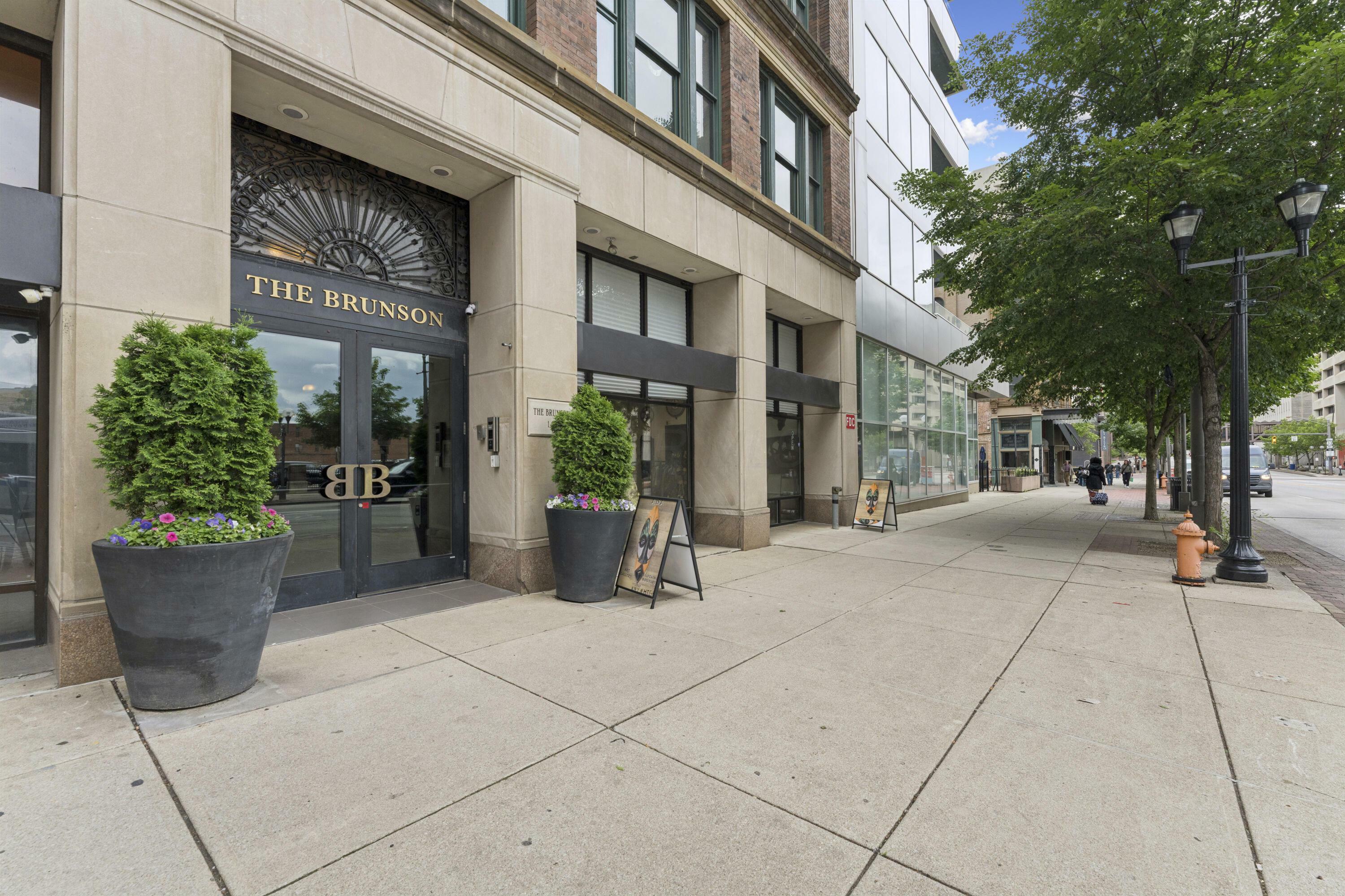 Property Photo: 145 N High Street OH 43215