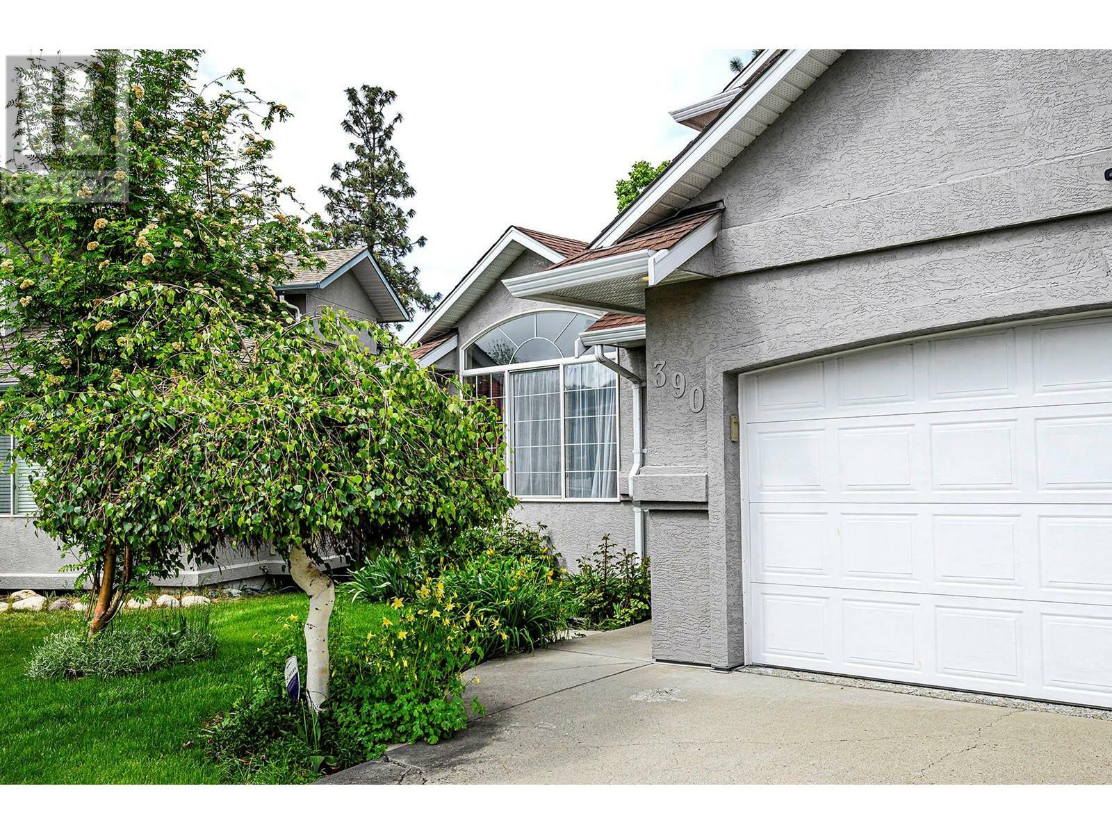 Property Photo: 390 Sunhill Court BC V2E 2P4