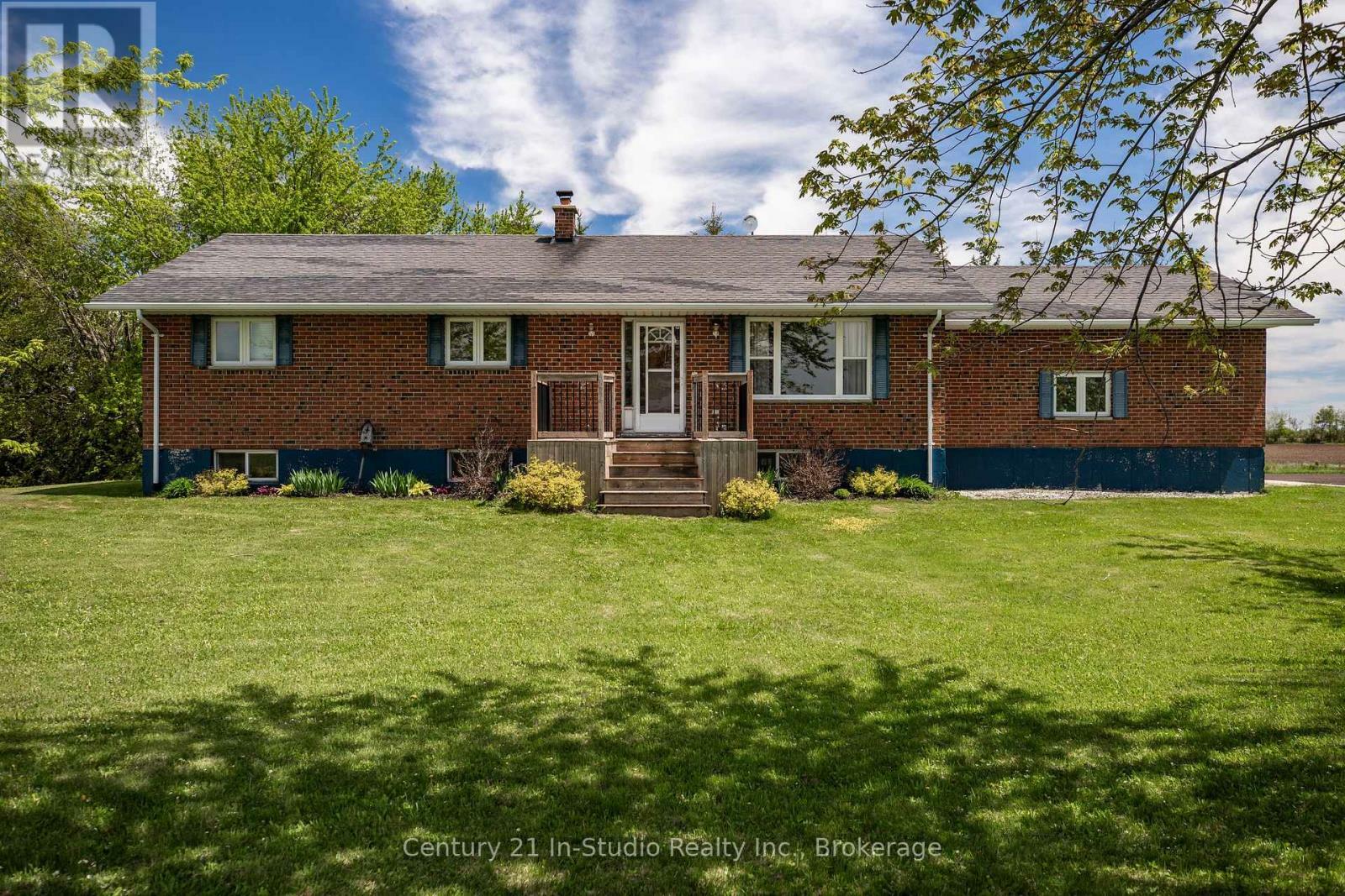 Property Photo: 311817 Grey Road 8 ON N0C 1B0