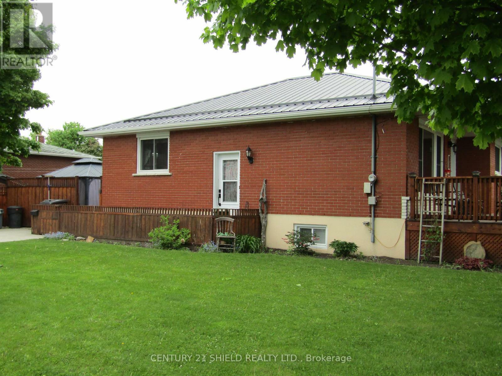 Photo de la propriété: 347 Fourteenth Street West ON K6J 3J4