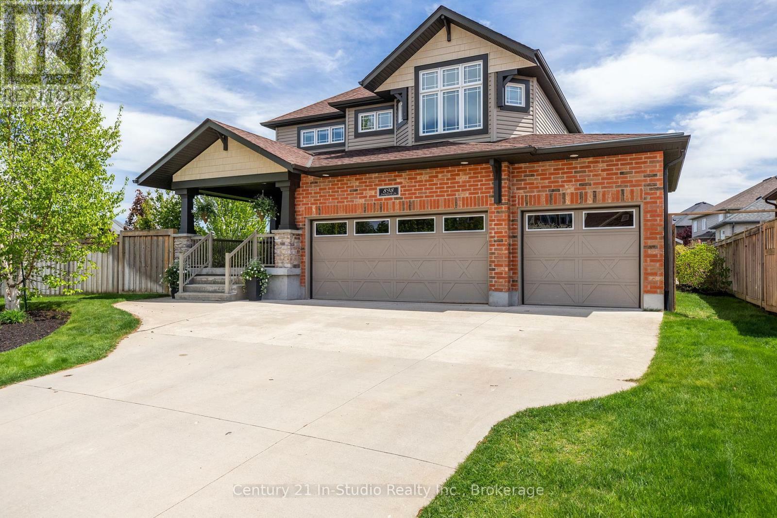 Property Photo: 898 Sumpton Street ON N0H 2C2