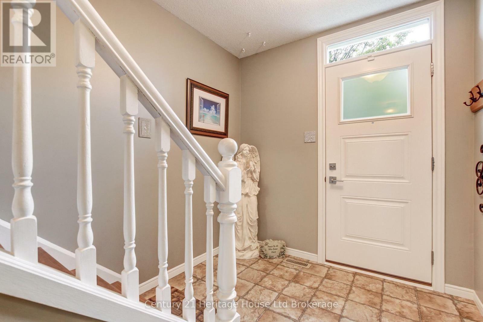 Property Photo: 395 Springbank Avenue North 3 ON N4T 1L1