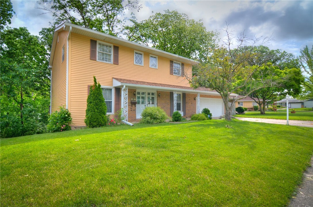 Property Photo: 2290 N Kenwood Court IL 62526