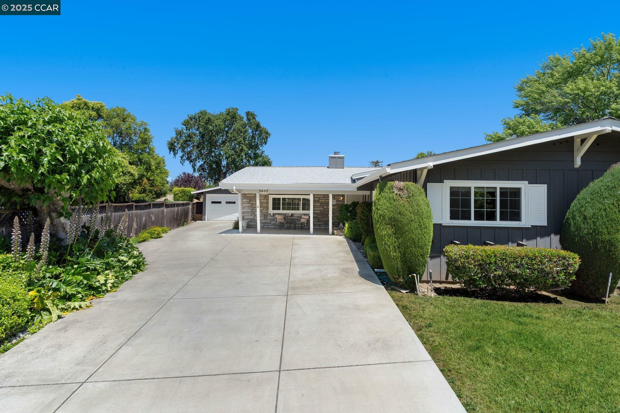 Property Photo: 3607 Hammond Pl CA 94519