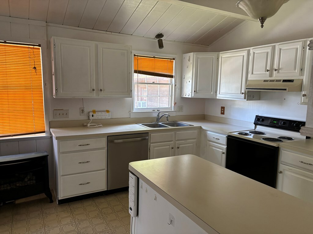Property Photo: 3560 Captains Corridor VA 23356