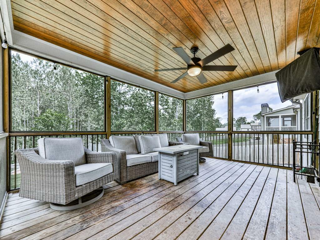 Property Photo: 971 Cable Road GA 30183
