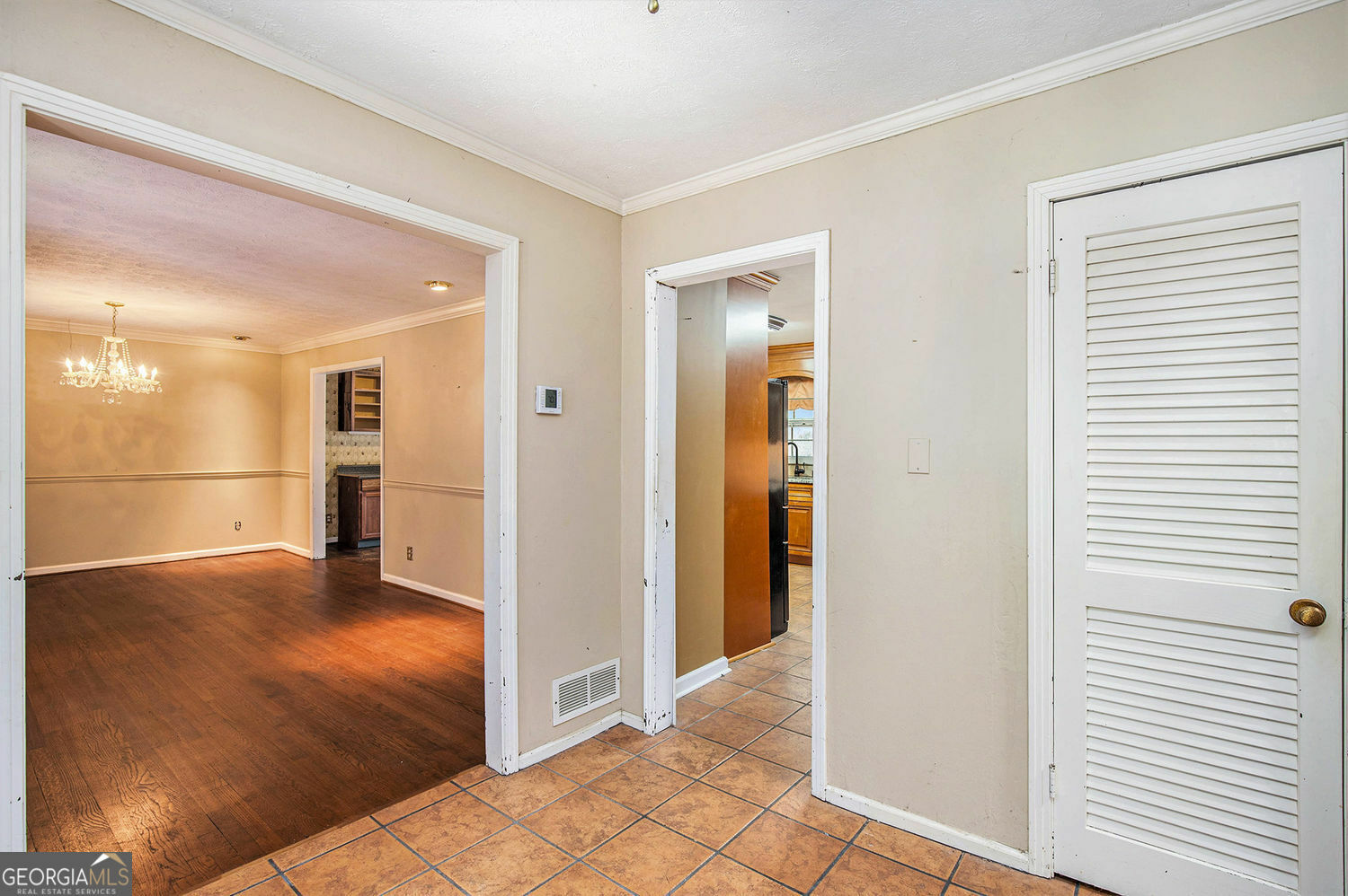 Property Photo: 5491 Valley Brook Road Southeast Road SE GA 30126