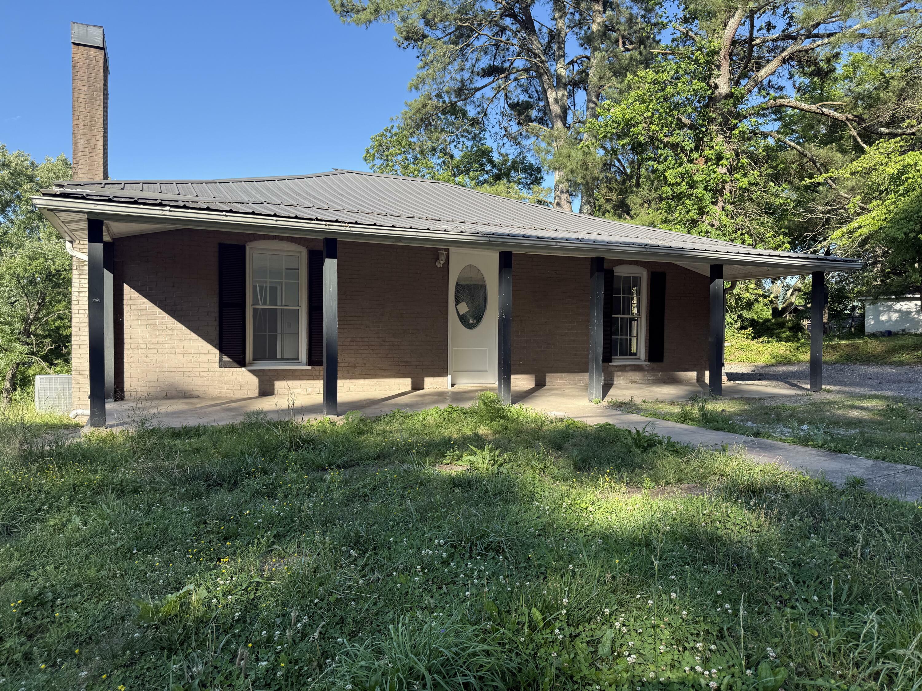 Property Photo: 608 Bleeker Street AL 35740