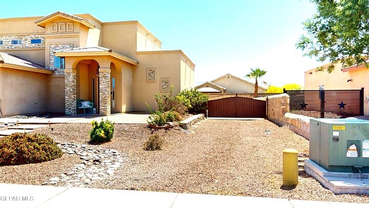 Property Photo: 5712 Valley Lilac Lane TX 79932