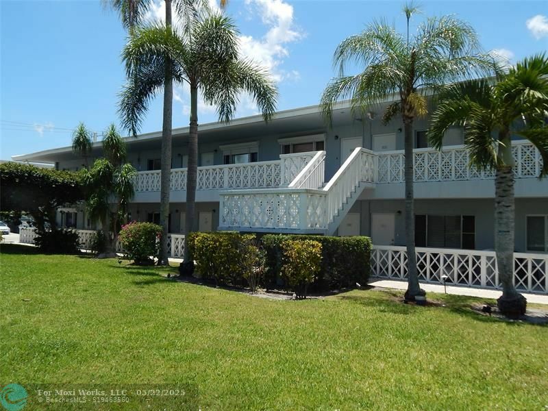 Property Photo:  2170 NE 51st Ct B28  FL 33308 