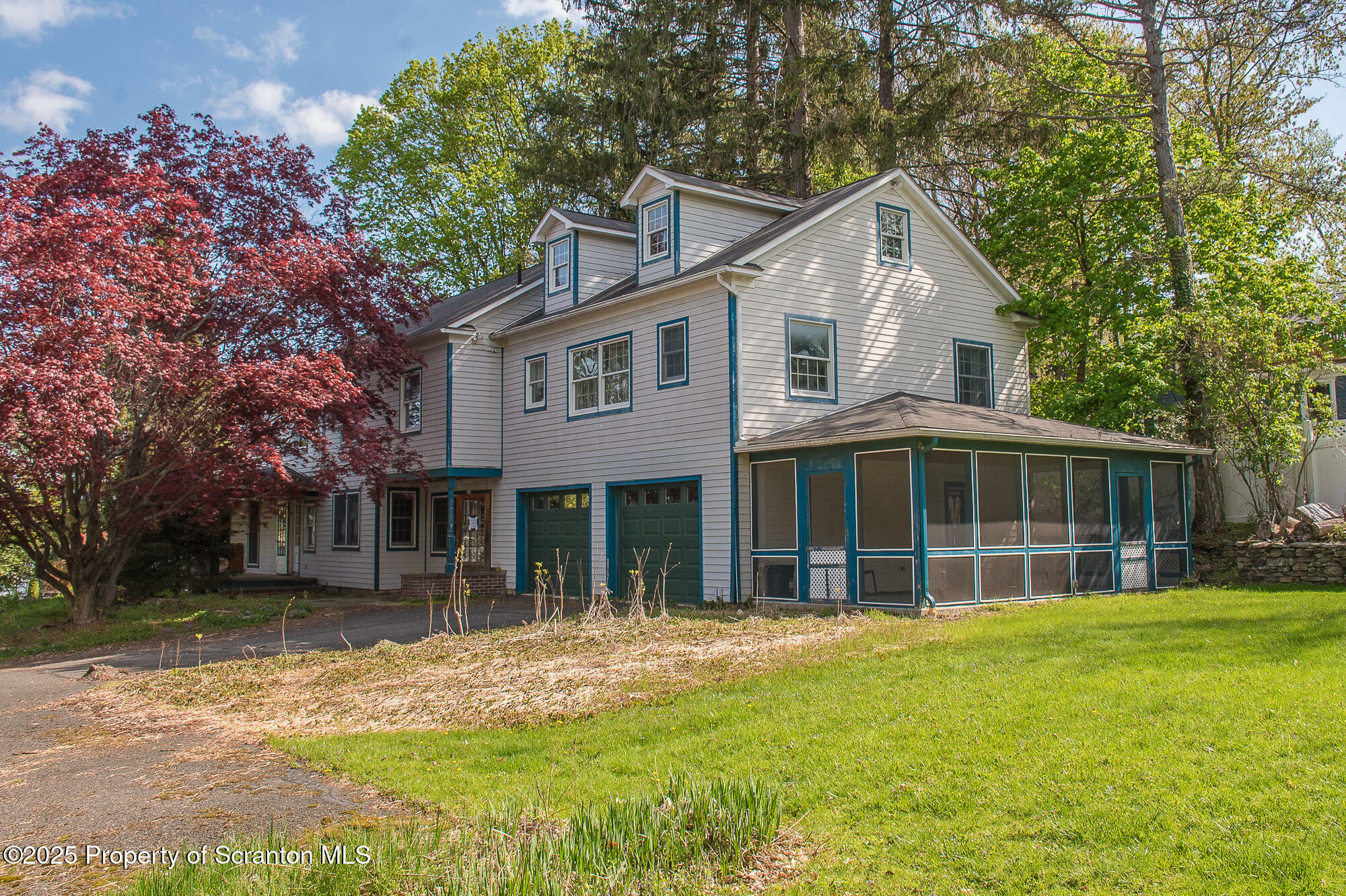 Property Photo: 612 Clinton Street PA 18471