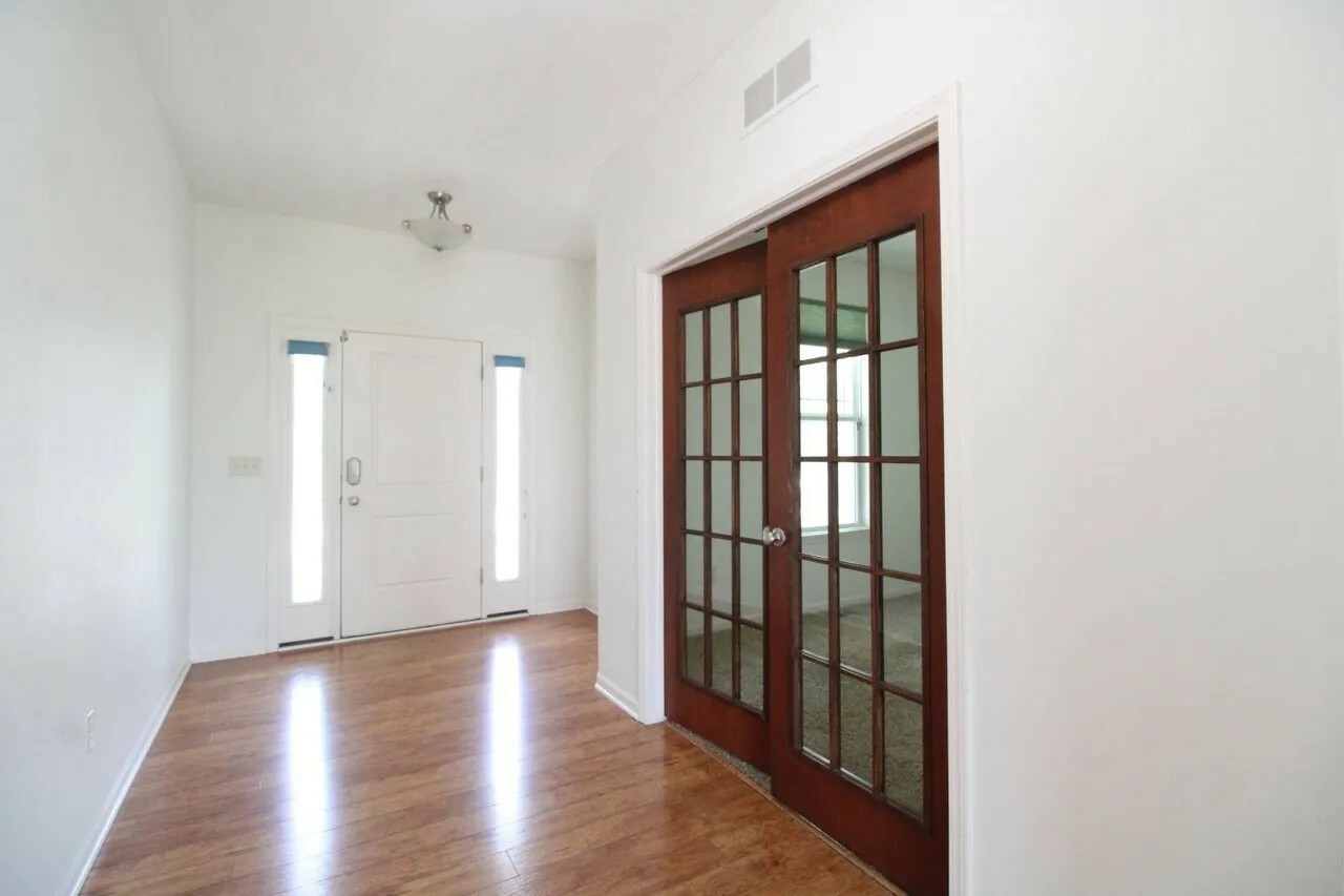 Property Photo:  180 Bridgewood Drive  IA 50266 