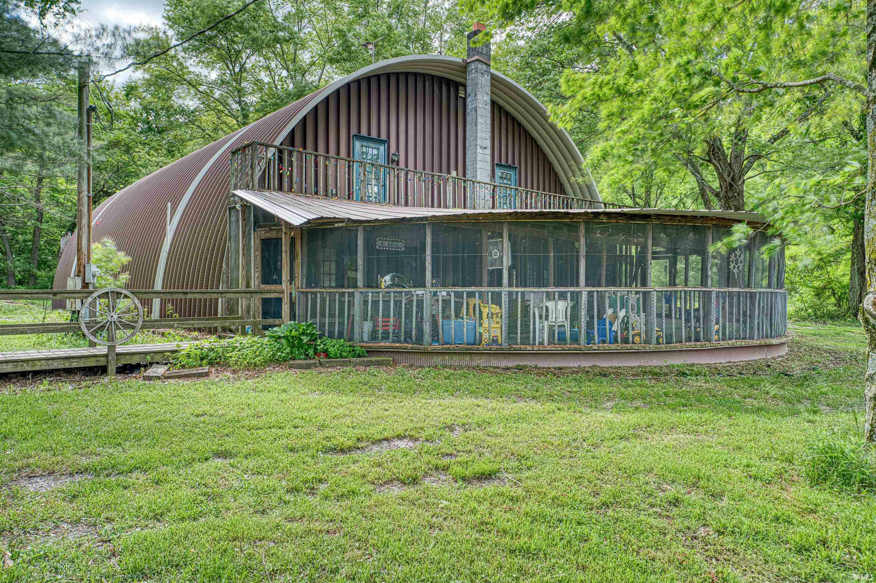 Property Photo: 7237 S Co Rd 100 E IN 47660