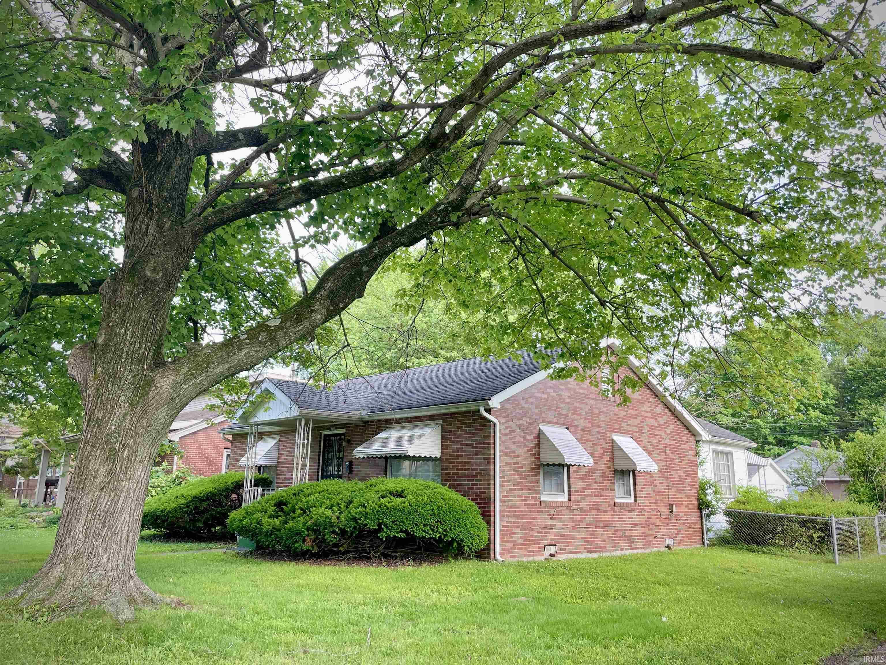 Property Photo: 1101 Ravenswood Drive IN 47714