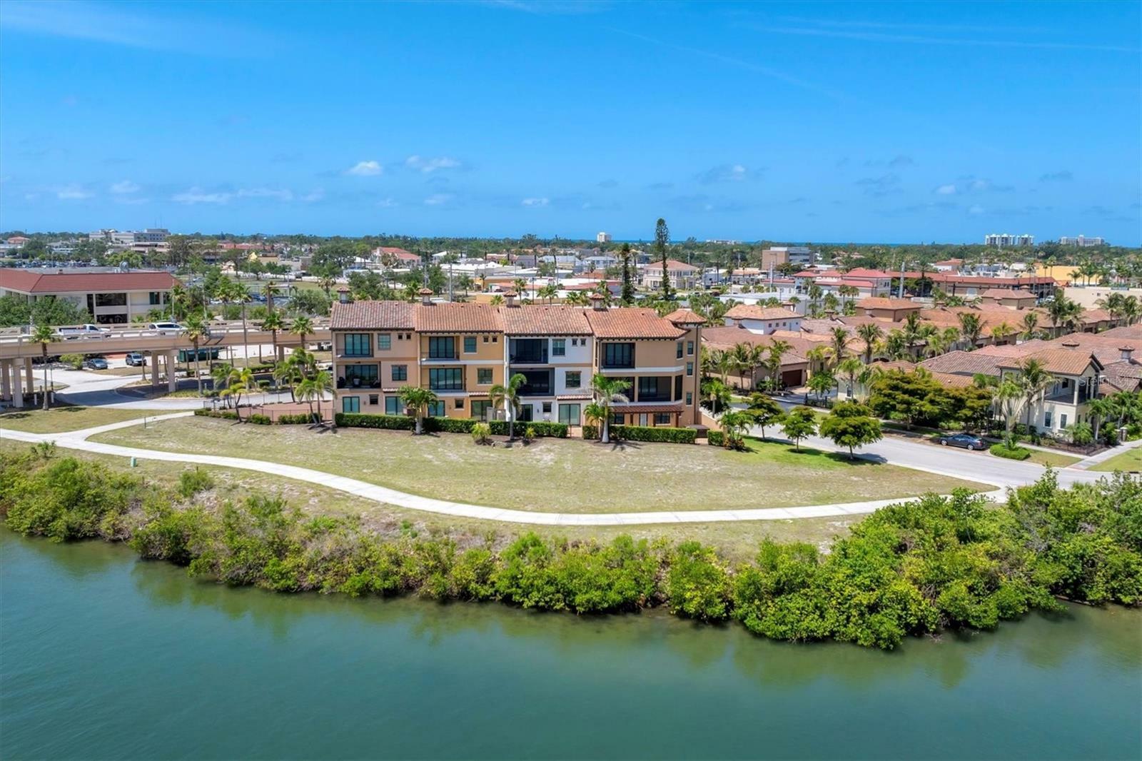 209 E Venice Avenue  Venice FL 34285 photo