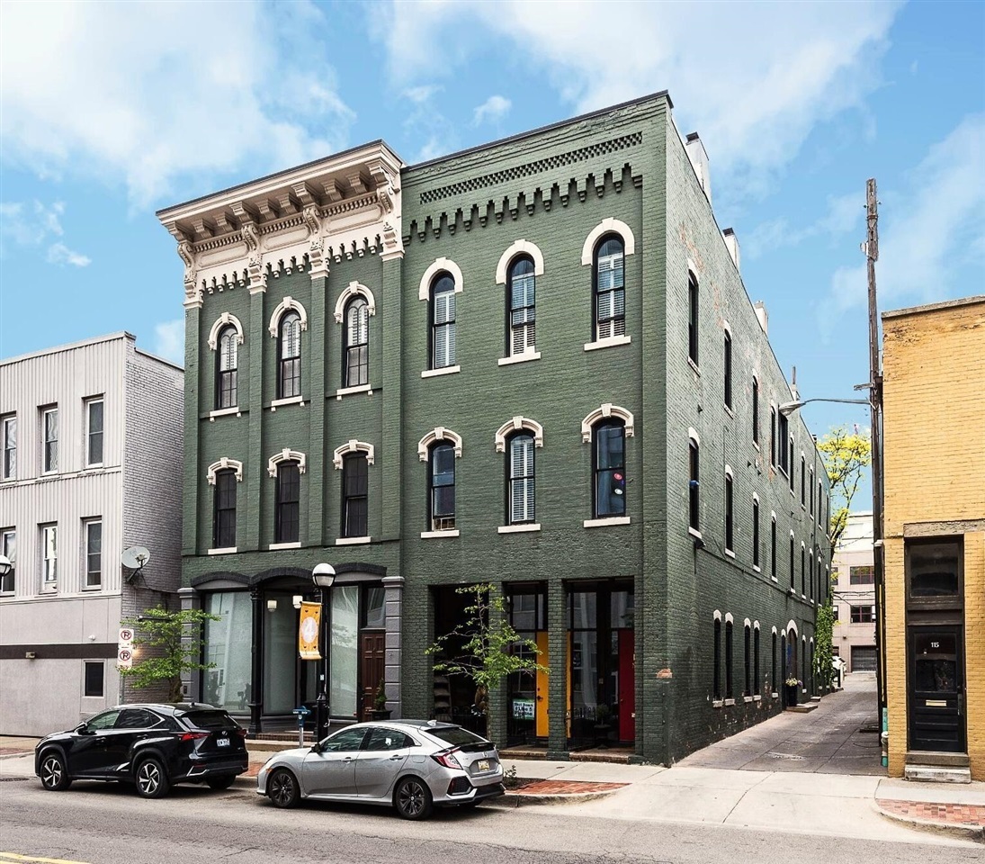 113 S Fourth Avenue 6  Ann Arbor MI 48104-1930 photo