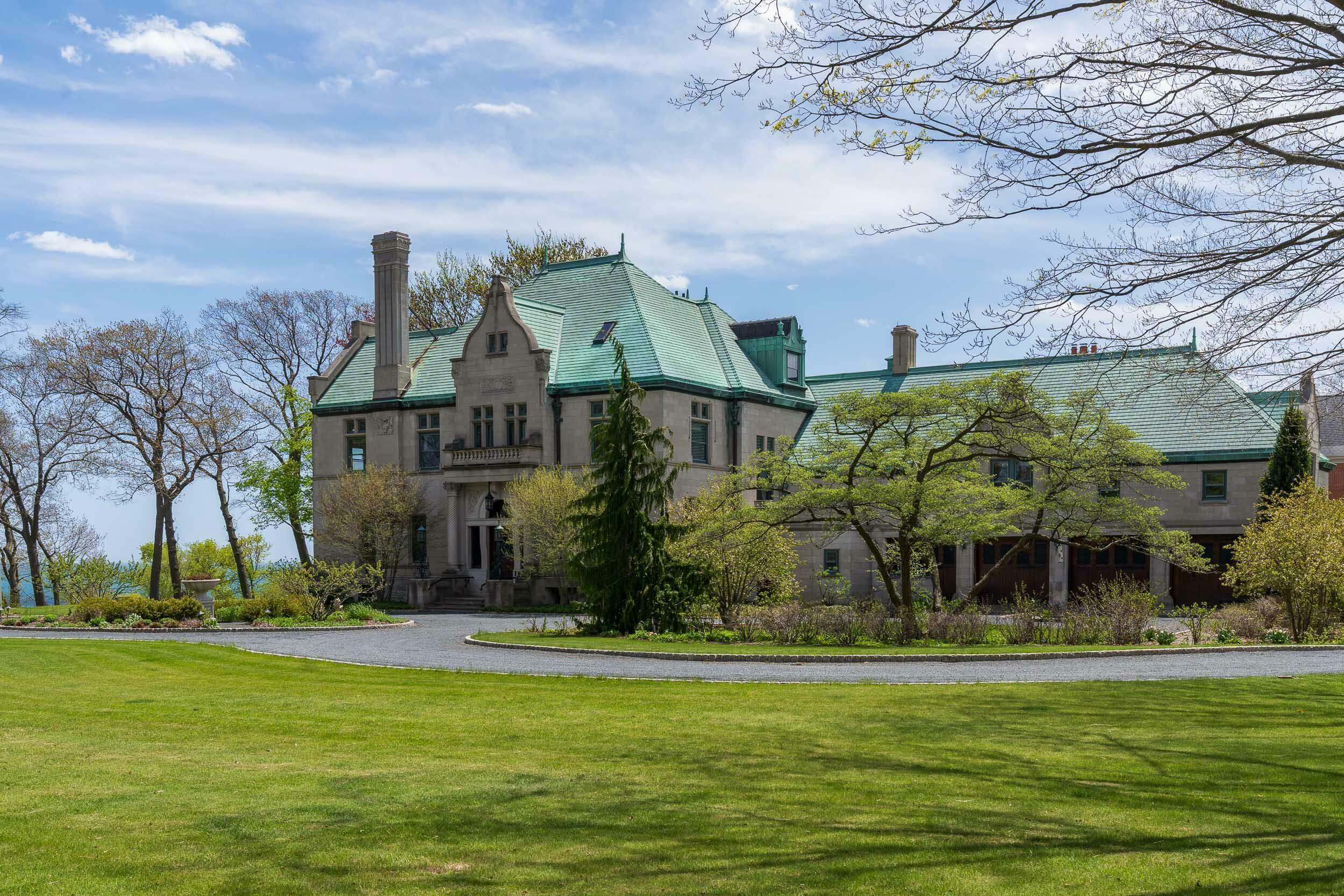 Property Photo:  3432 N Lake Dr  WI 53211 