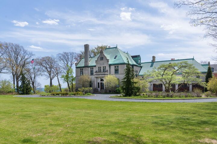 Property Photo:  3432 N Lake Dr  WI 53211 