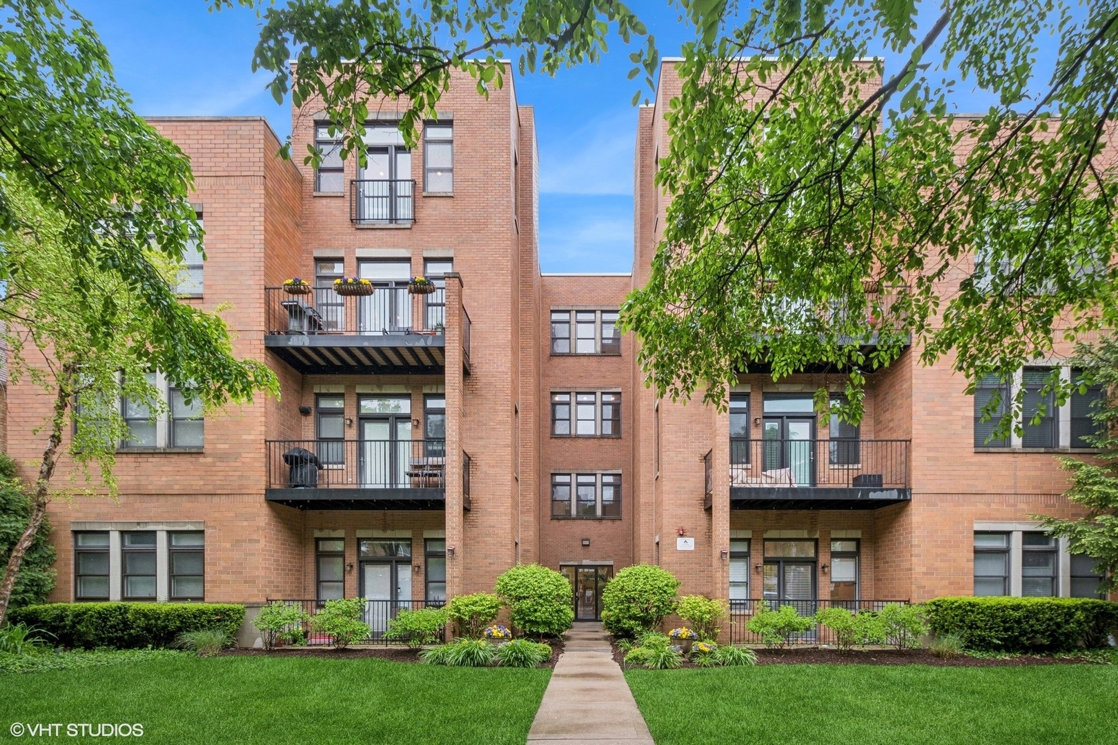 Property Photo: 821 Foster Street 1N IL 60201