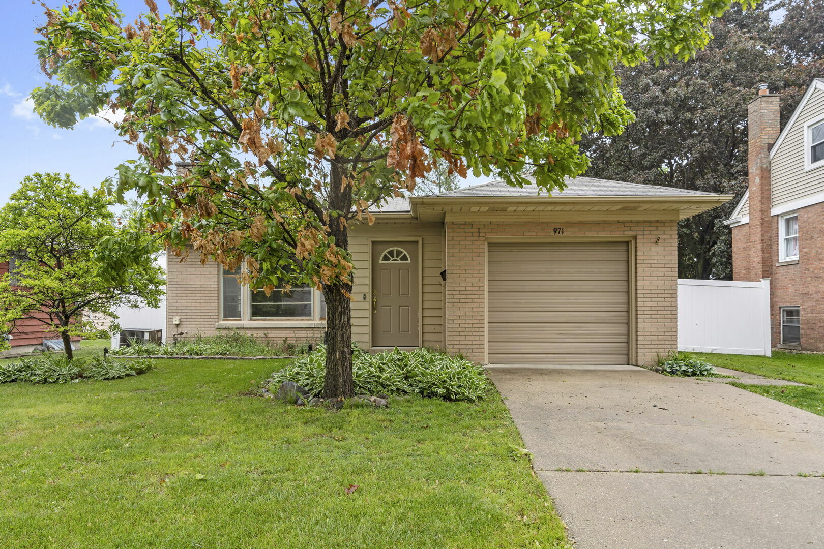 Property Photo: 971 S Wolf Road IL 60016