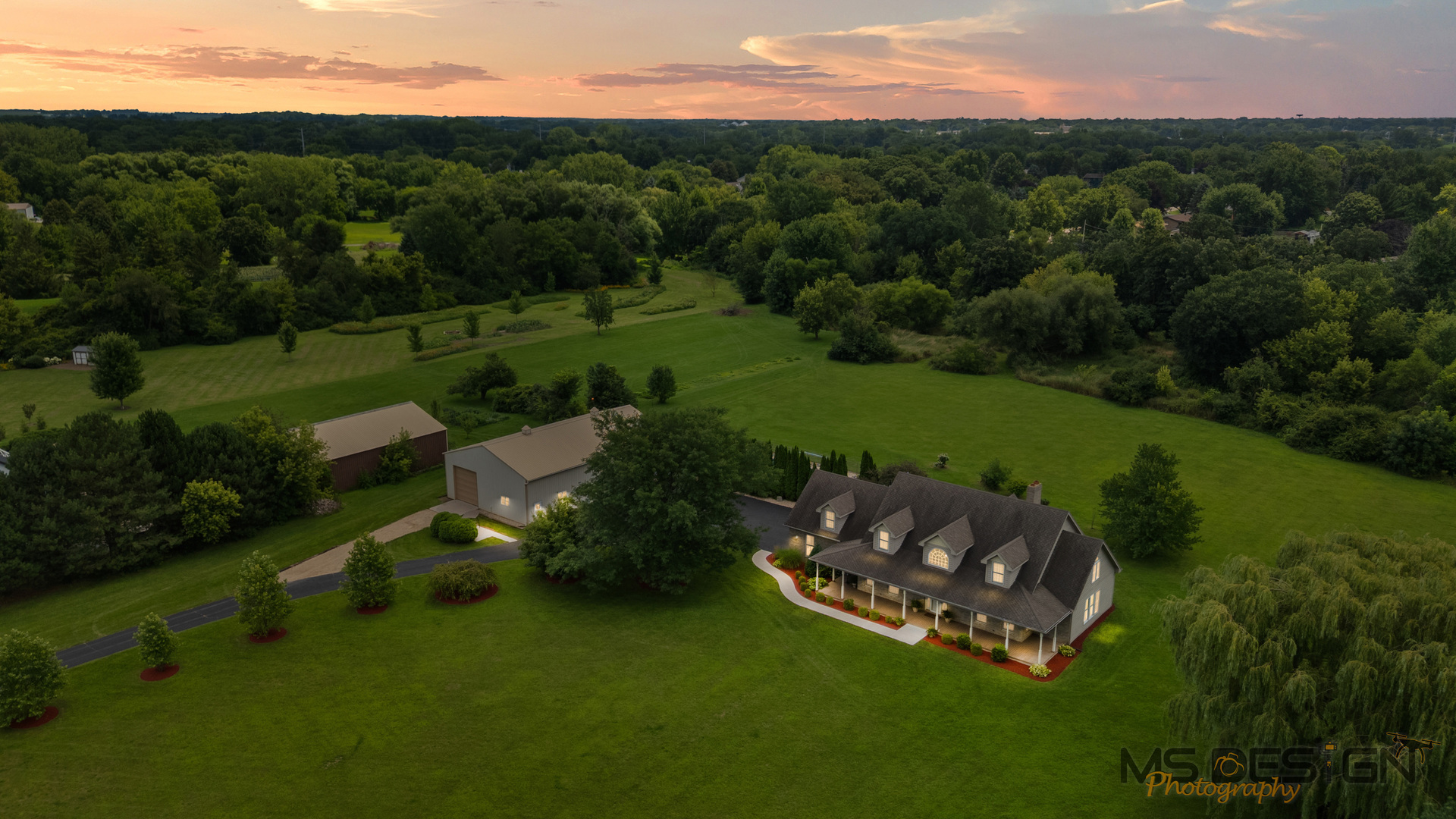 Property Photo:  724 Reynolds Road  IL 60178 
