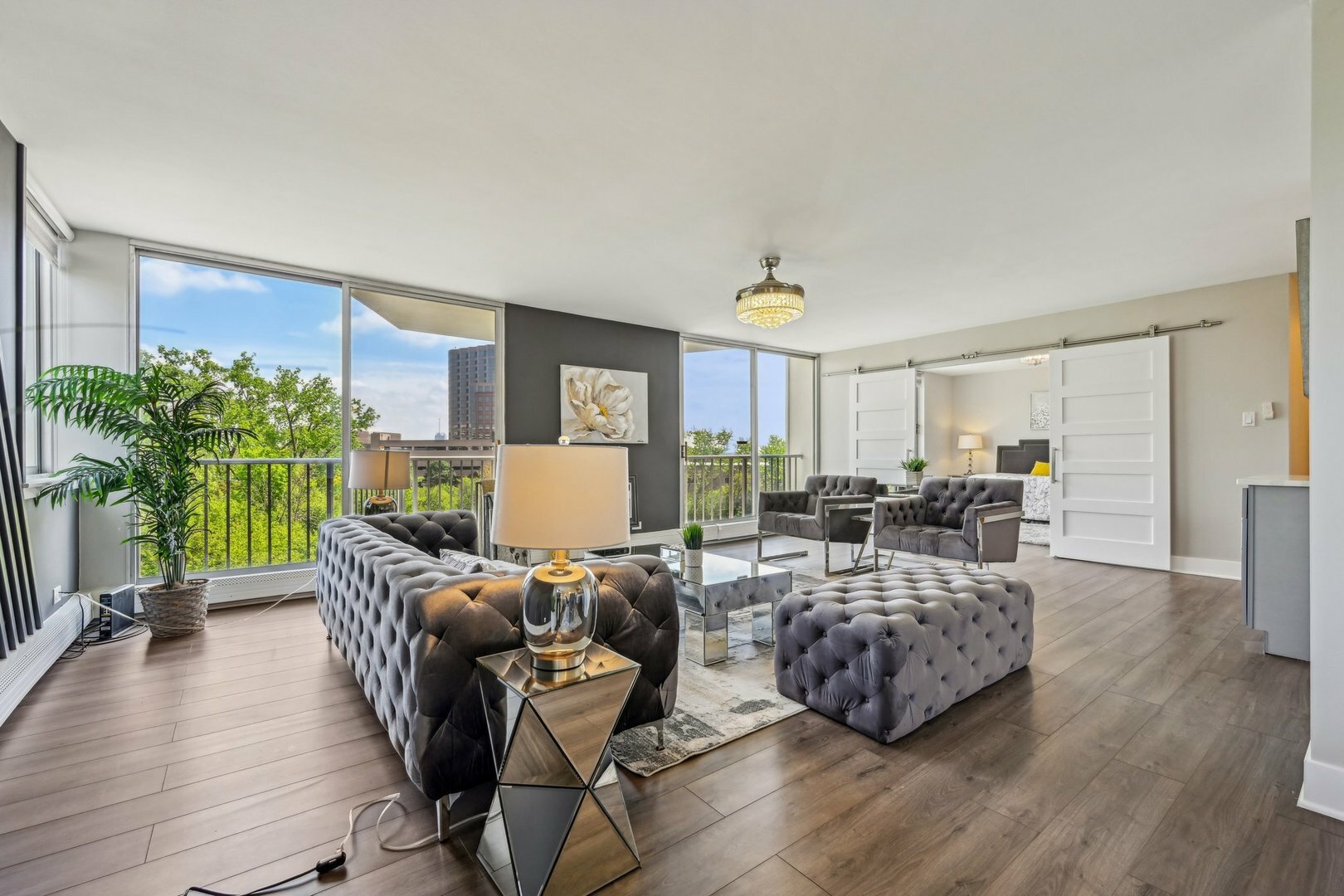 Property Photo: 40 N Tower Road 3G IL 60523