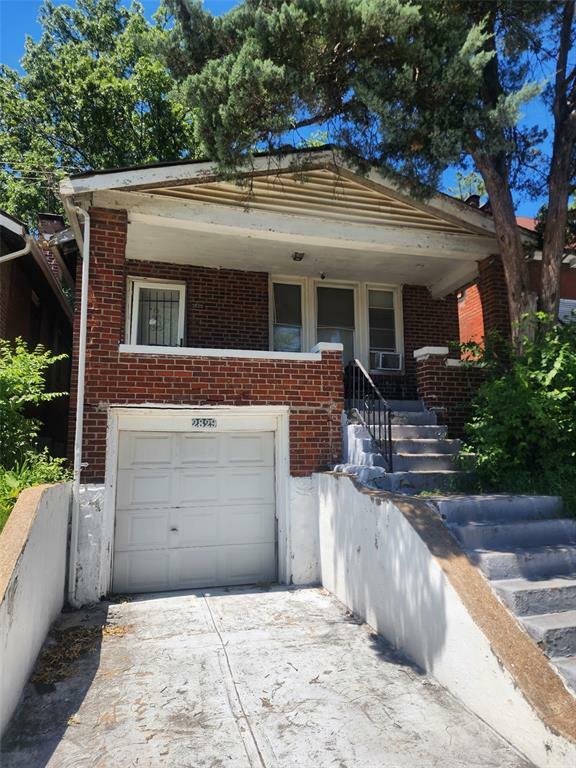 Property Photo: 2829 Abner Place MO 63120