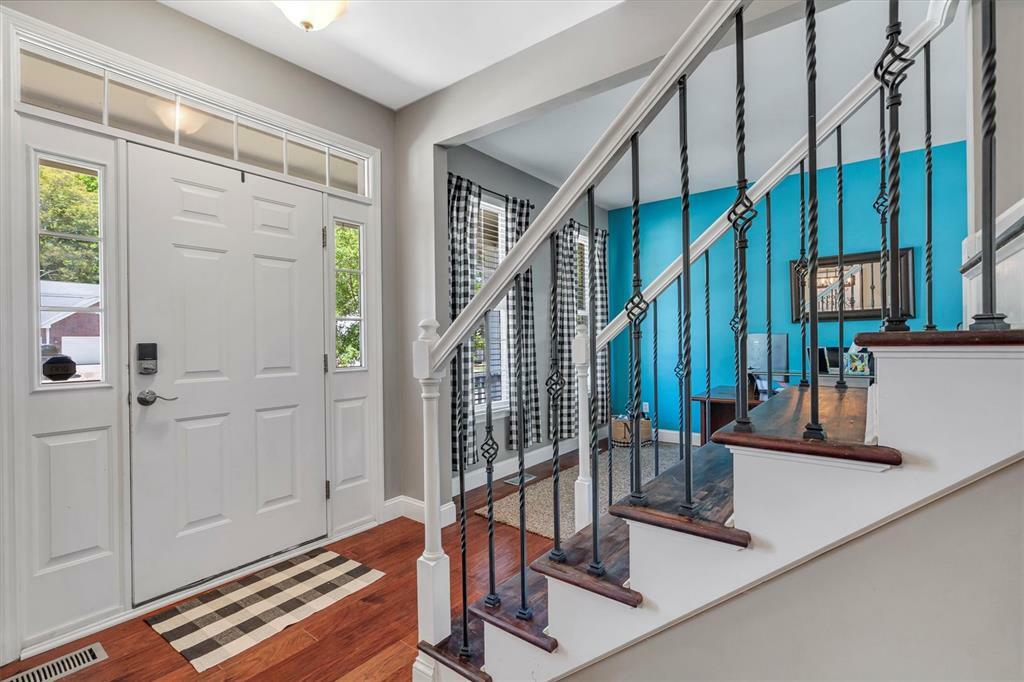 Property Photo: 724 Hilltop Woods Court MO 63025