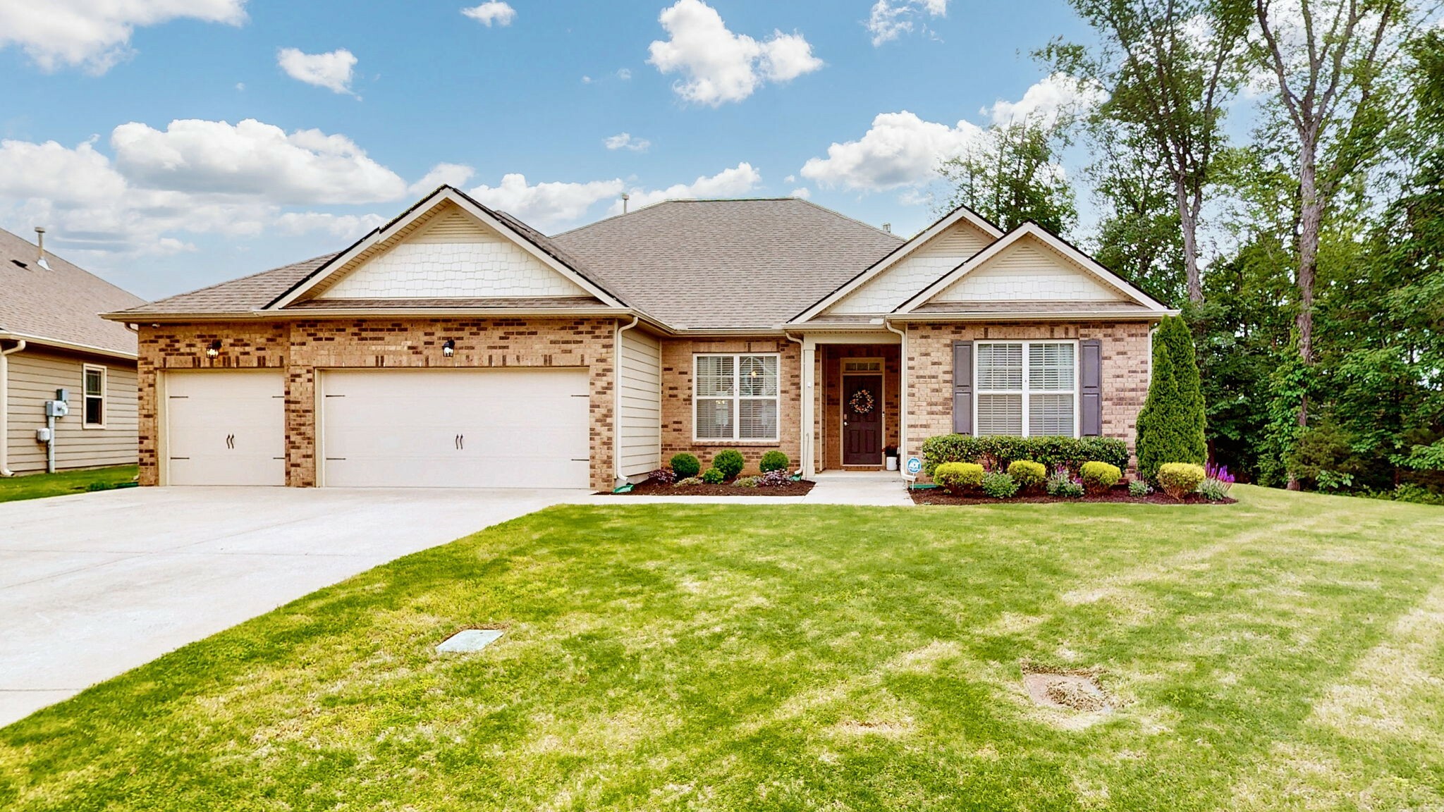 Property Photo: 6614 Floral Ct TN 37128