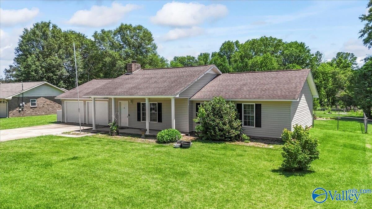 Property Photo:  304 Ohara Drive  AL 35950 