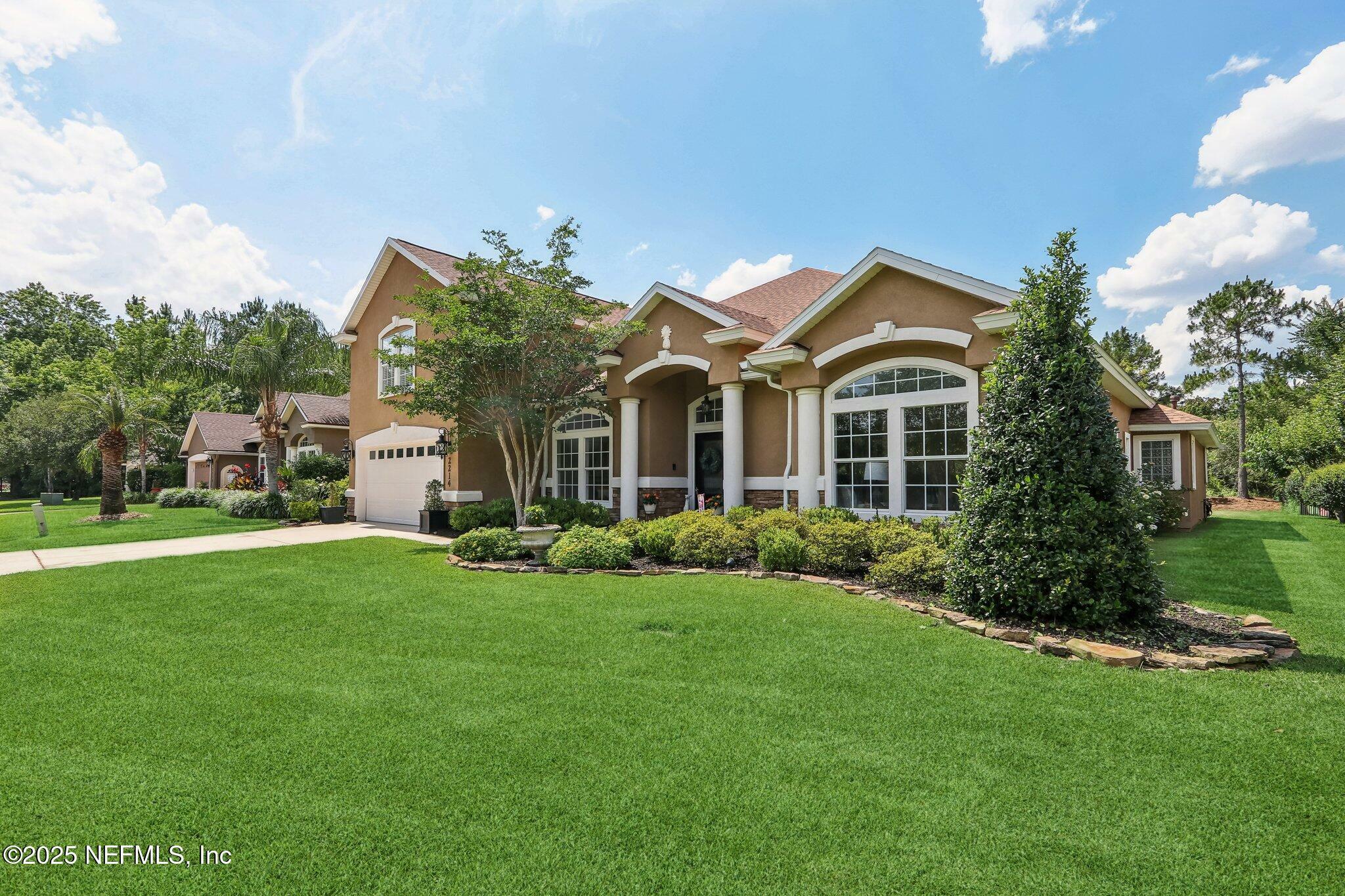 Property Photo: 2214 Links Drive FL 32003