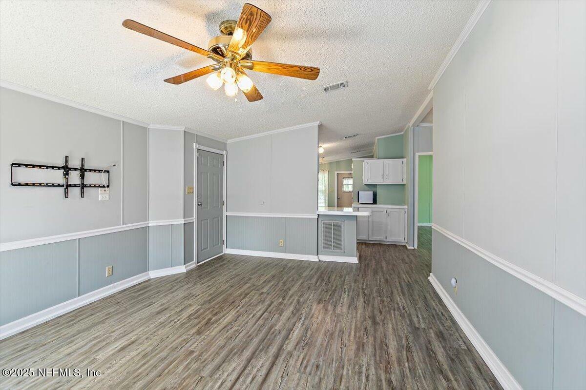 Property Photo: 118 Frontier Drive FL 32189