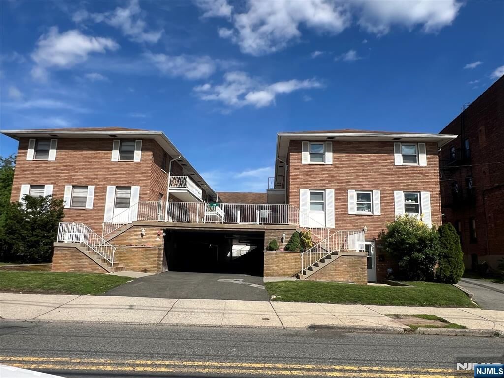 Property Photo: 435 Teaneck Road 5 NJ 07660