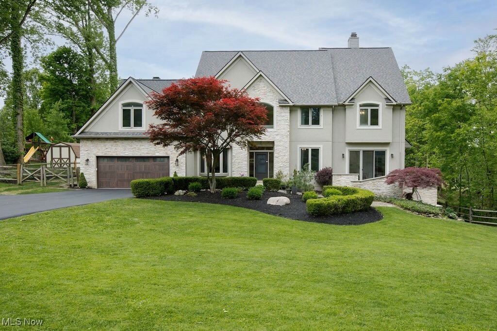 Property Photo: 7255 Ledgewood Drive OH 44094