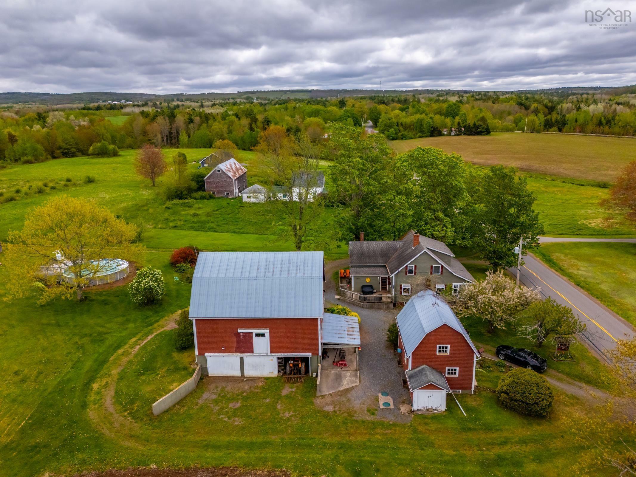 Property Photo: 6994 Aylesford Road NS B0P 1C0