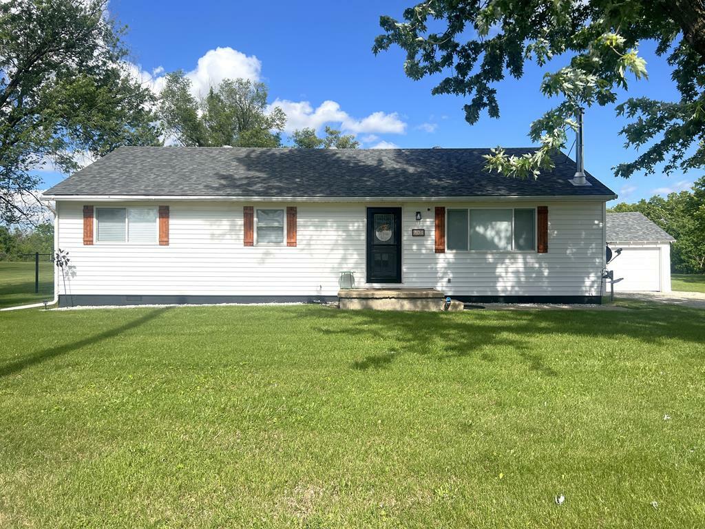 Property Photo: 704 2nd Street MO 64679