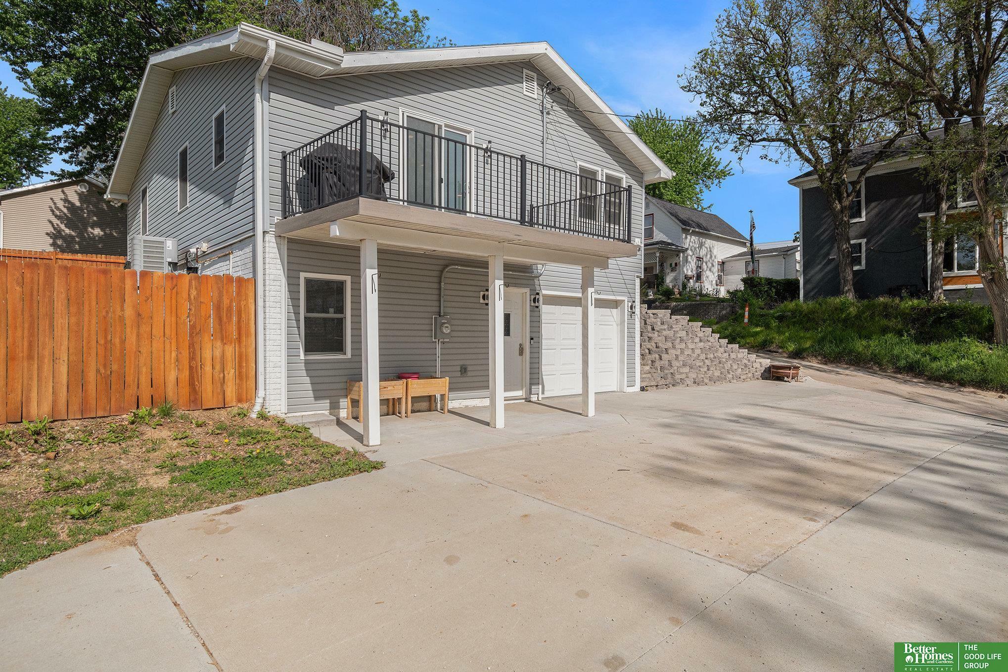 Property Photo: 601 5th Avenue NE 68048