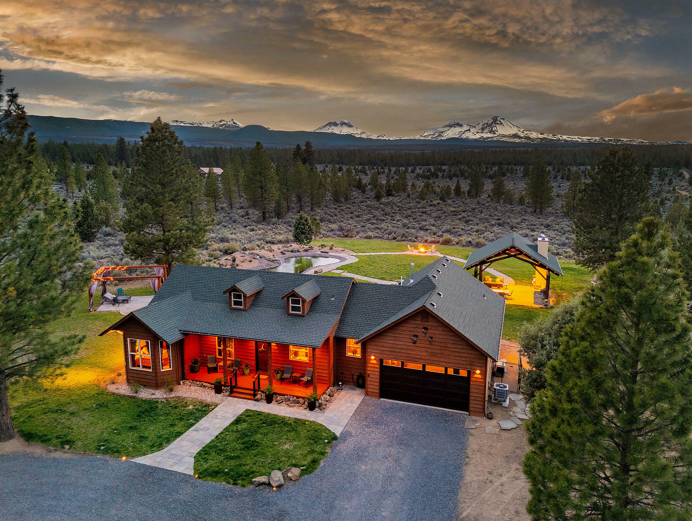 Property Photo: 16830 Delicious Street OR 97703