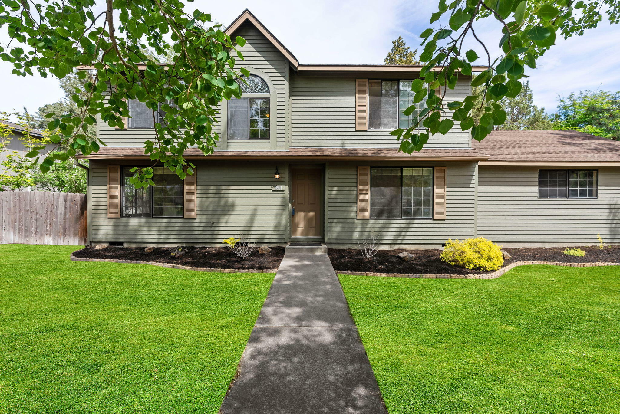 Property Photo: 1801 NE Yellowstone Lane OR 97701