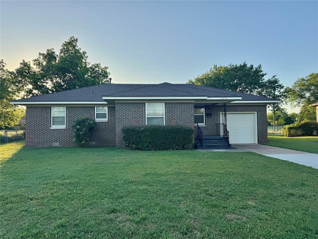Property Photo: 1618 NW 24th Street OK 73505