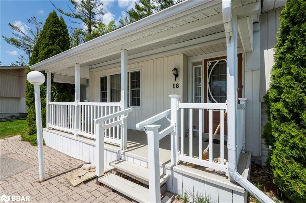 Property Photo: 18 Riverview Circle ON L9S 1M2