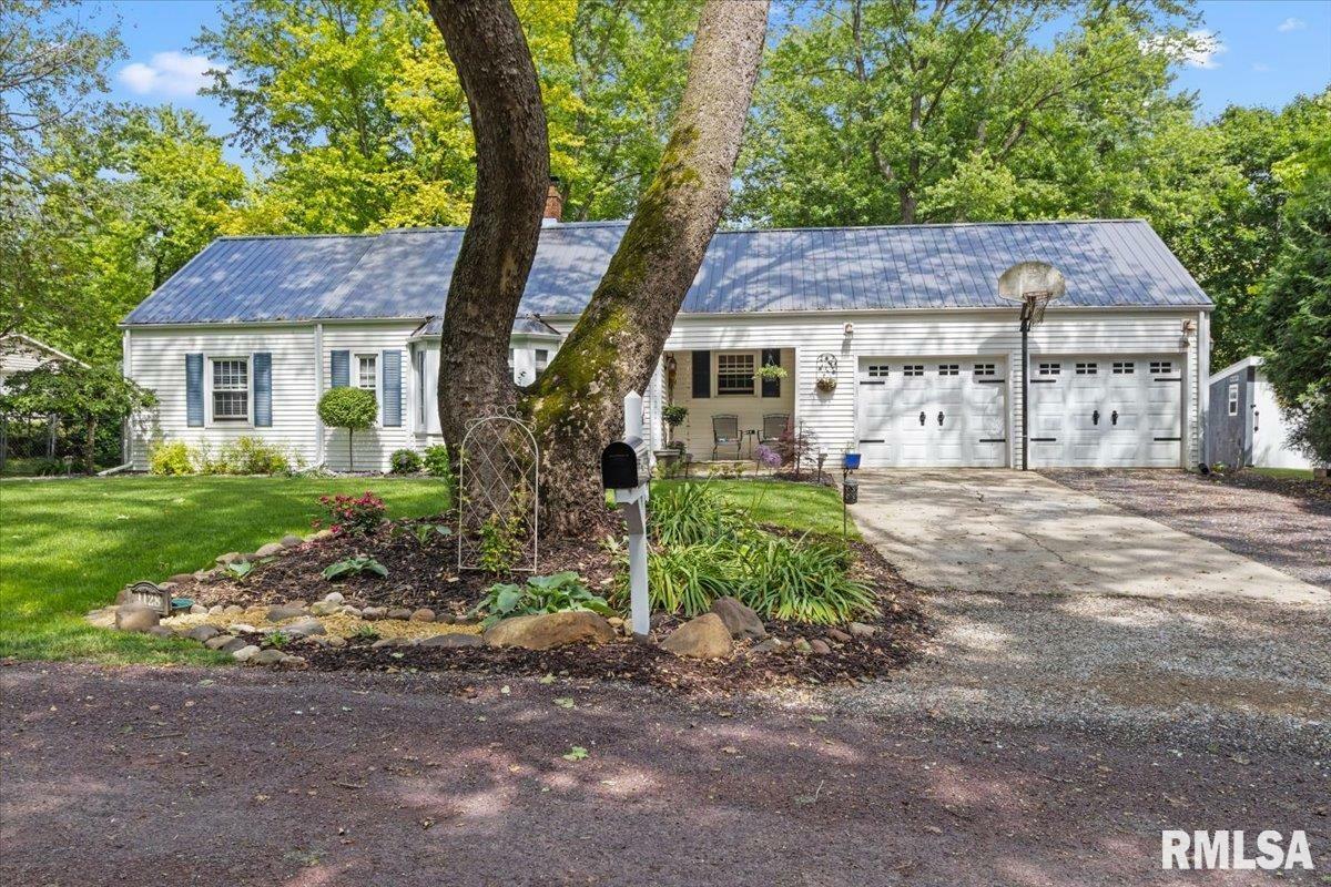 Property Photo: 1128 N Robert Drive IL 61611