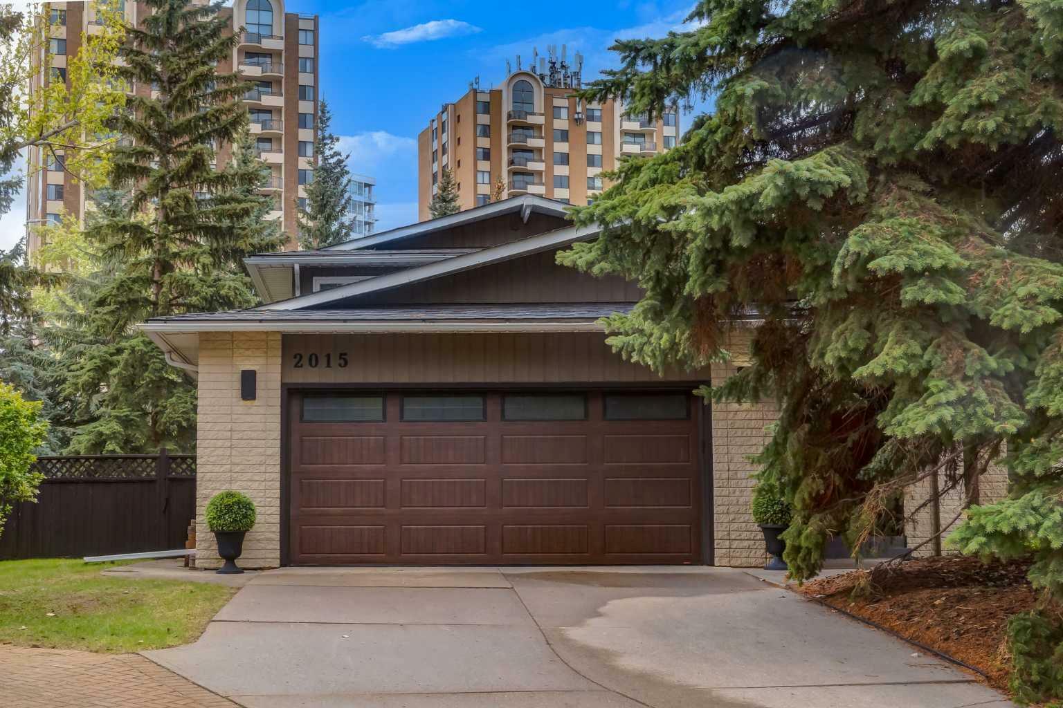 Photo de la propriété: 2015 Bayfield Place SW AB T2V 3M7