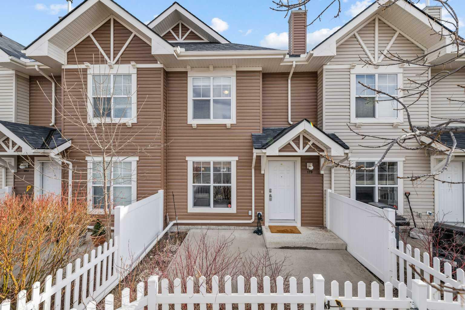 Property Photo: 179 Toscana Gardens NW AB T3L 3C3