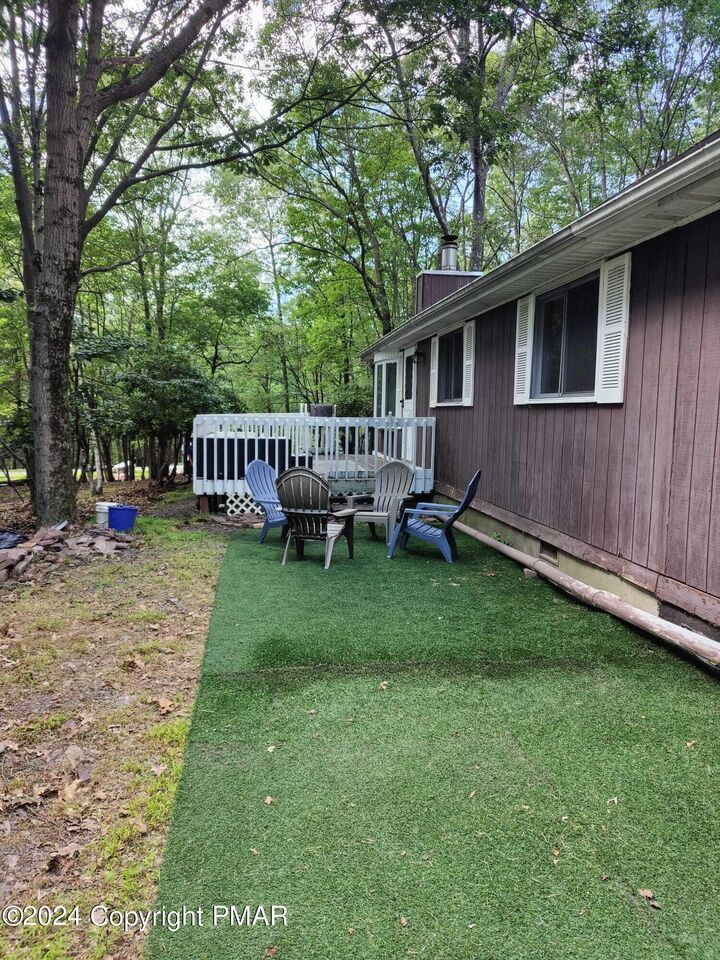 Property Photo: 66 Winding Way PA 18210