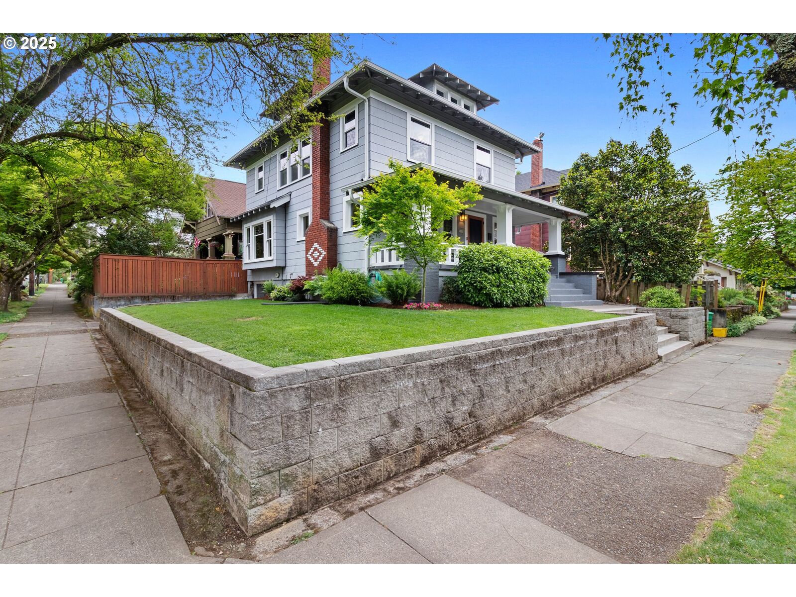 Property Photo: 2006 SE 41st Ave OR 97214